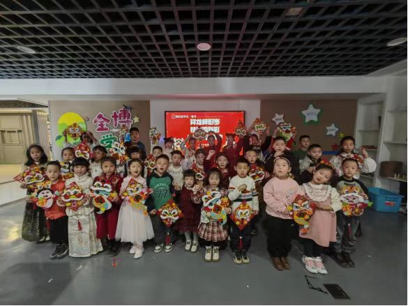 主办单位：金昌市博物馆；时间：2025年1月29日；地点：金昌市博物馆二楼探索天地；活动主题：博物馆里过大年·金川寻龙系列活动之一：金昌市博物馆开展“祥龙辞旧岁·挂饰添新彩”主题社教活动14.jpg