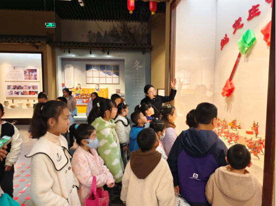 信息18：【我们的节日·清明节】金昌市博物馆举办“鸢舞清明，一线牵春“主题亲子活动(3)287.png