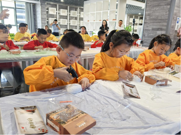 信息38：【践行社会主义核心价值观】金昌市博物馆开展“探秘历史 触摸文明”模拟考古体验活动(已审核)629.png