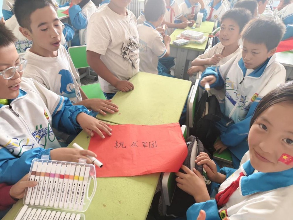 主办单位:金昌市博物馆;时间:2025年9月17日;地点:金昌市双湾镇中心小学;活动主题:“金博快车”走进双湾镇中心小学(3).png 主办单位:金昌市博物馆;时间:2025年9月17日;地点:金昌市双湾镇中心小学;活动主题:“金博快车”走进双湾镇中心小学(3).png